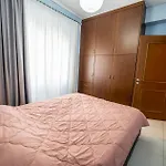 شقة Heronissos Center