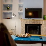 شقة Heronissos Center