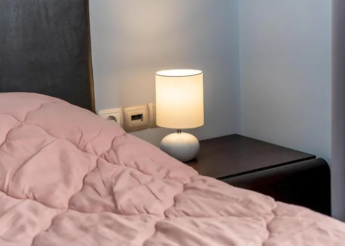 Heronissos Center 公寓 *