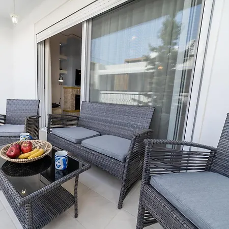 Heronissos Center